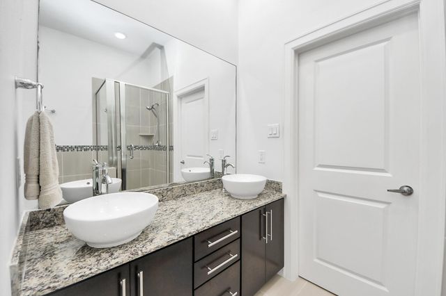 2110 Shearn Street 4, Houston, TX 77007
