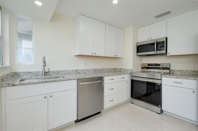 470 ARTISTS AVENUE, Englewood, FL 34223