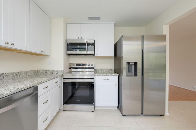 470 ARTISTS AVENUE, Englewood, FL 34223