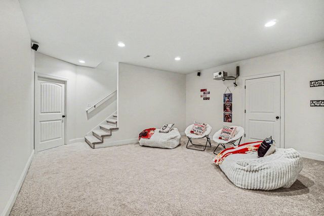 5189 Queen Victoria Lane, Kalamazoo, MI 49009