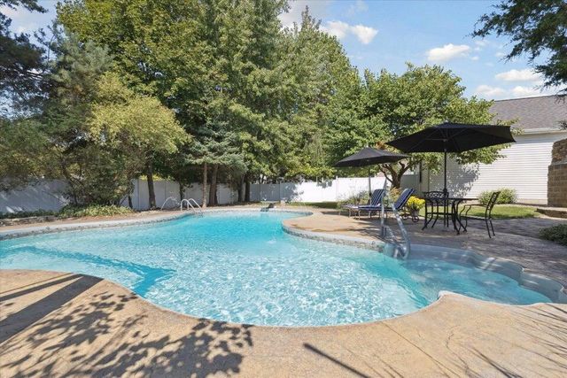 5189 Queen Victoria Lane, Kalamazoo, MI 49009