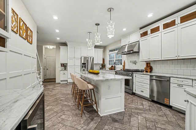 5189 Queen Victoria Lane, Kalamazoo, MI 49009