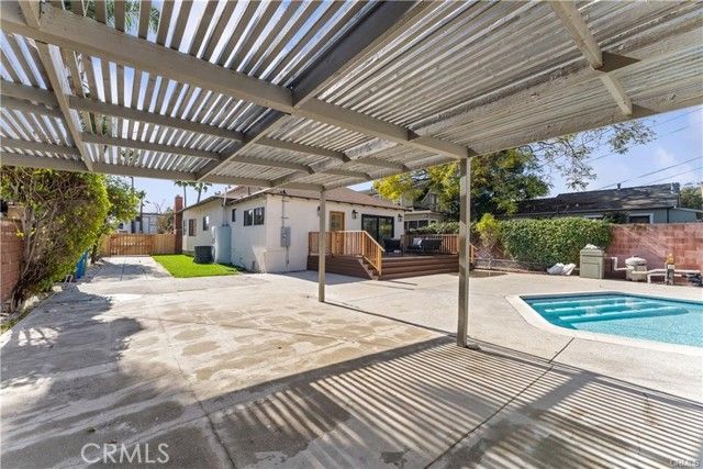 137 E Avenue 42, Los Angeles, CA 90031