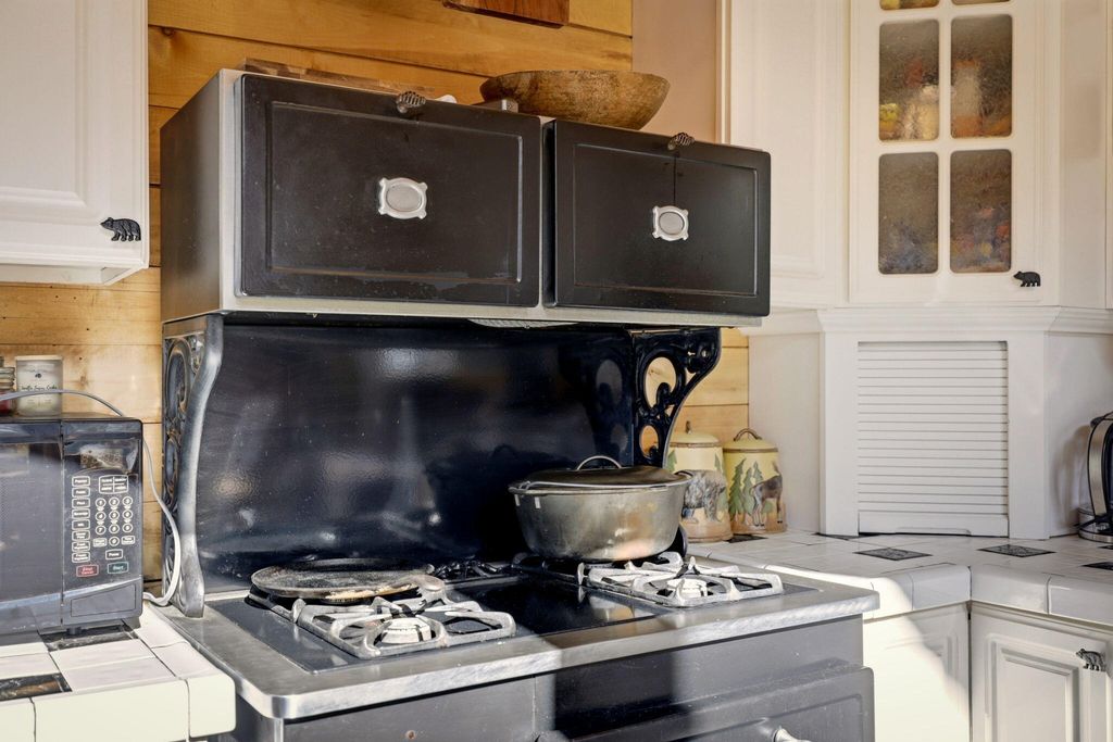 Image 14 of property listing at 31 Lakeview Drive, Quemado, NM 87829