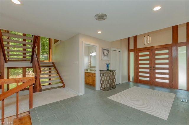 6832 Colonial club Drive, Thomasville, NC 27360