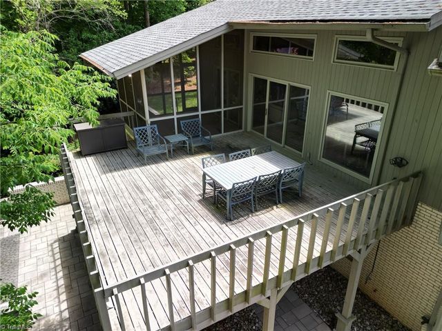 6832 Colonial club Drive, Thomasville, NC 27360