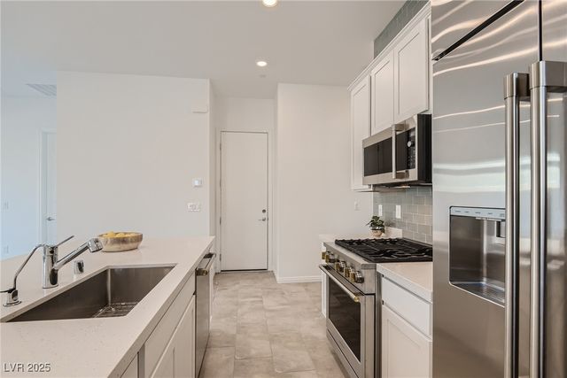 933 Mayfield Manor Lane, Las Vegas, NV 89138