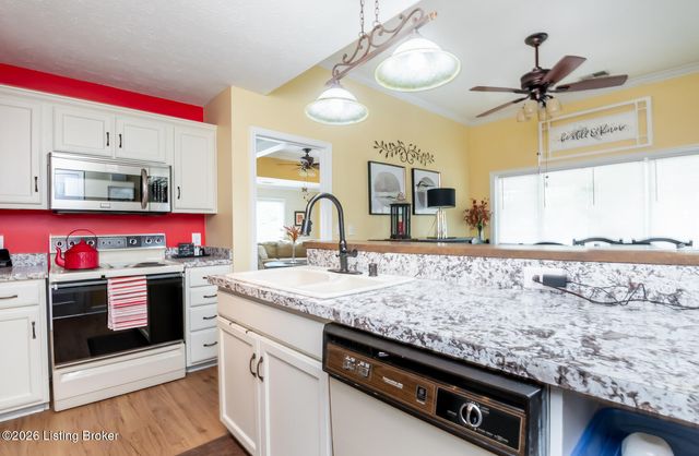 344 Rosewood Dr, Louisville, KY 40223
