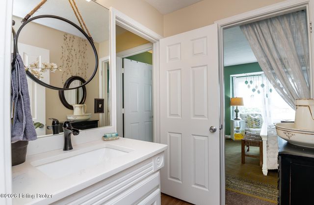 344 Rosewood Dr, Louisville, KY 40223