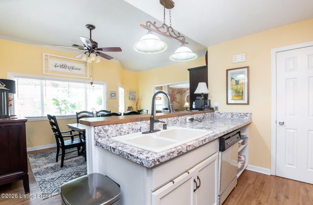 344 Rosewood Dr, Louisville, KY 40223