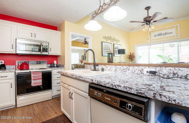 344 Rosewood Dr, Louisville, KY 40223