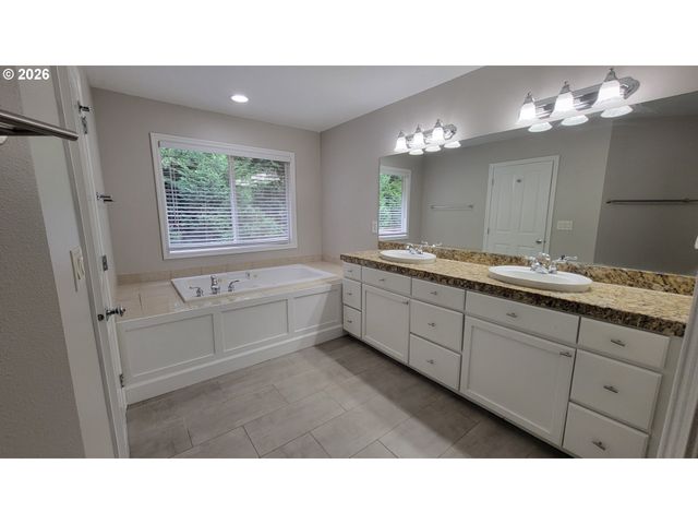 10918 Nw 37TH Ave, Vancouver, WA 98685