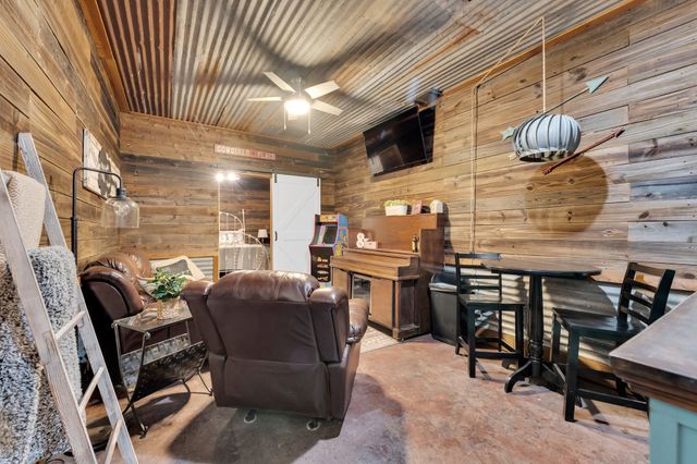 9834 County Road 305, Grandview, TX 76050