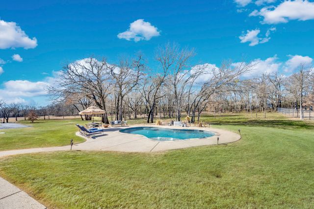 9834 County Road 305, Grandview, TX 76050