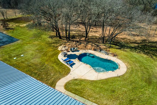 9834 County Road 305, Grandview, TX 76050