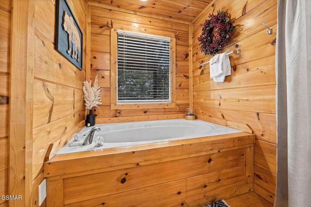 2251 Red Bud Road, Sevierville, TN 37876