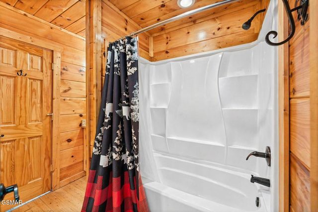 2251 Red Bud Road, Sevierville, TN 37876