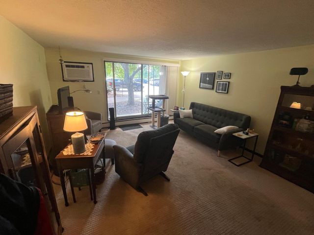 4207 Lakeside Avenue N 122, Brooklyn Center, MN 55429