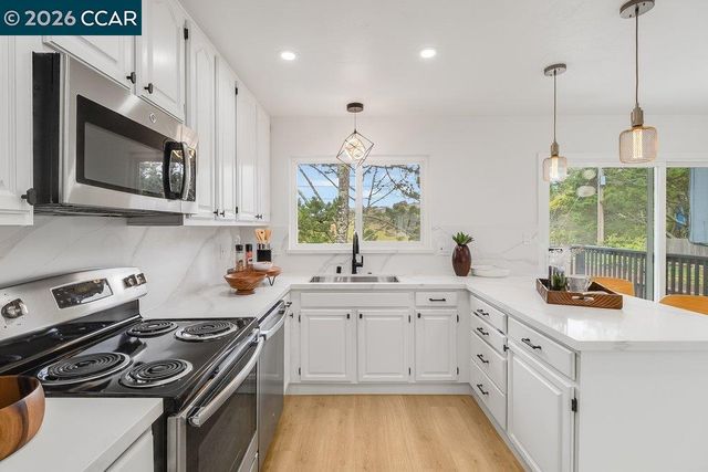 110 Siskiyou Ct, San Bruno, CA 94066