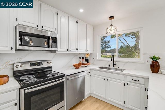 110 Siskiyou Ct, San Bruno, CA 94066