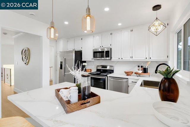 110 Siskiyou Ct, San Bruno, CA 94066