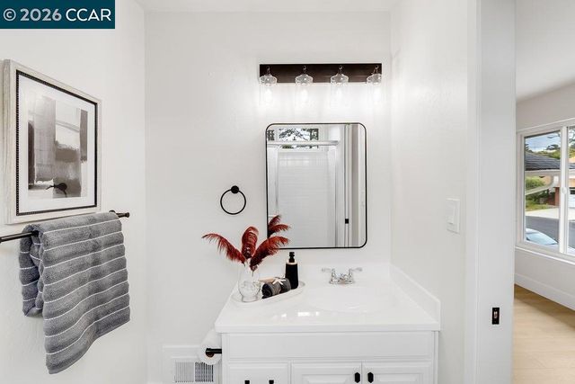 110 Siskiyou Ct, San Bruno, CA 94066