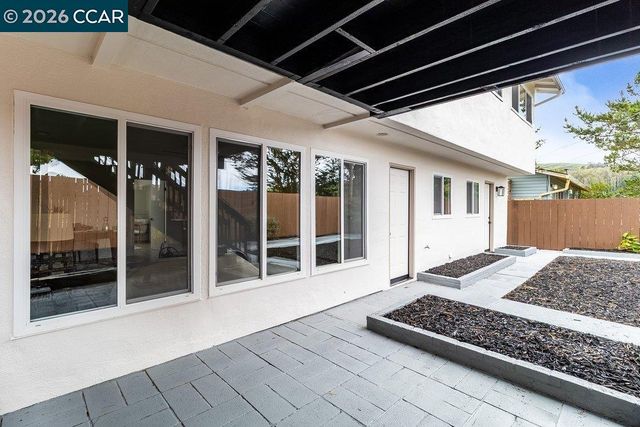 110 Siskiyou Ct, San Bruno, CA 94066