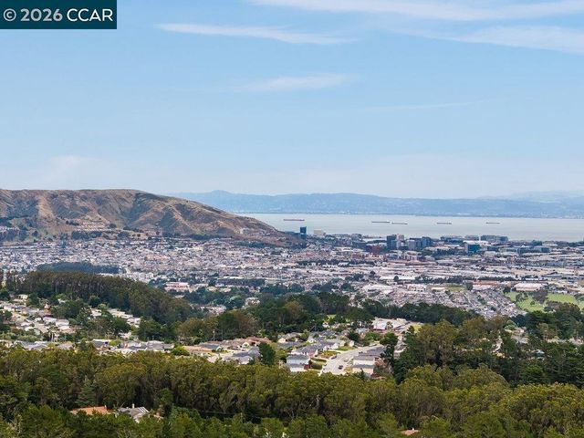 110 Siskiyou Ct, San Bruno, CA 94066