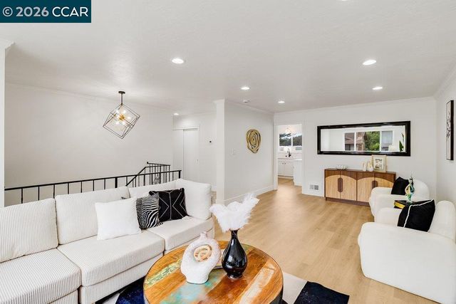 110 Siskiyou Ct, San Bruno, CA 94066