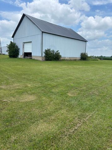 0105 S 400E Road, Hartford City, IN 47348