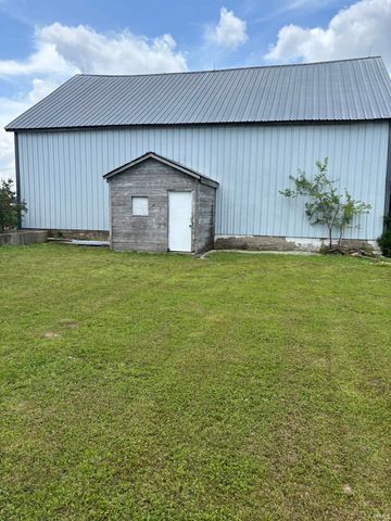 0105 S 400E Road, Hartford City, IN 47348