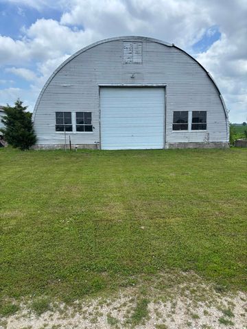 0105 S 400E Road, Hartford City, IN 47348