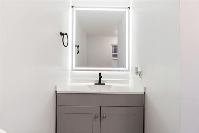 317 Orange Street, Jackson, MI 49202