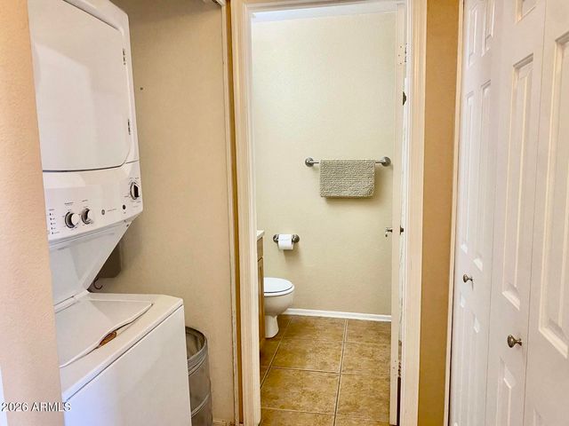 1633 E LAKESIDE Drive 51, Gilbert, AZ 85234