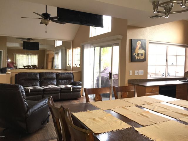 1633 E LAKESIDE Drive 51, Gilbert, AZ 85234