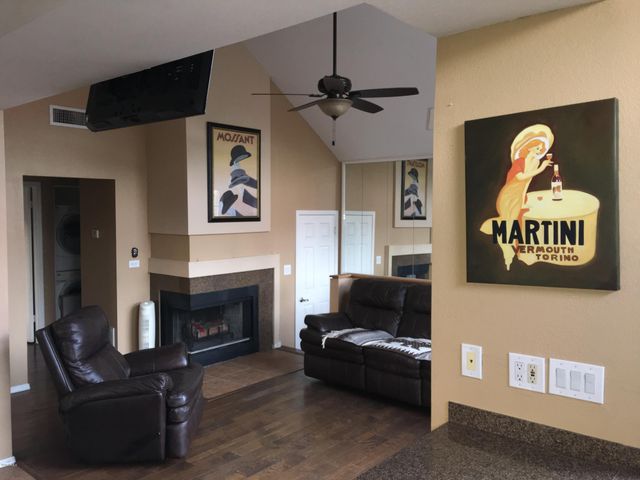 1633 E LAKESIDE Drive 51, Gilbert, AZ 85234