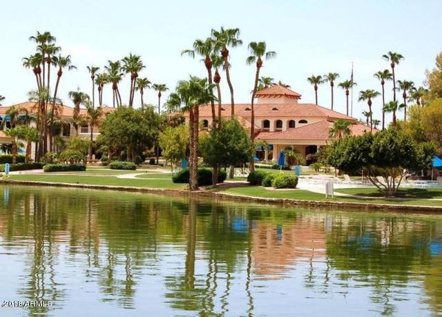 1633 E LAKESIDE Drive 51, Gilbert, AZ 85234