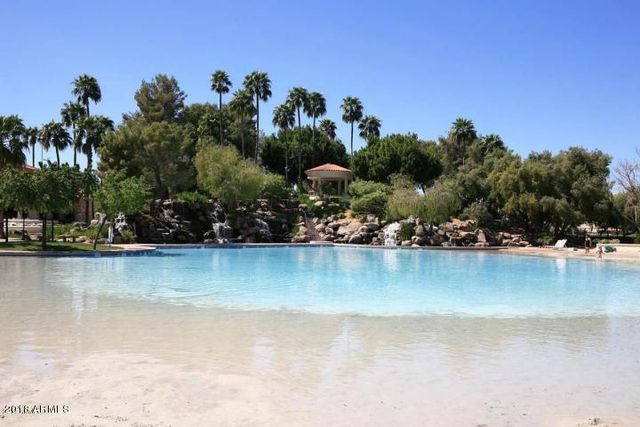 1633 E LAKESIDE Drive 51, Gilbert, AZ 85234