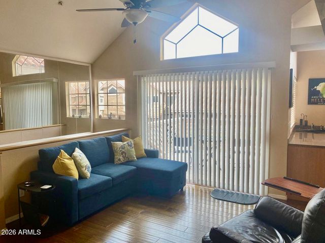 1633 E LAKESIDE Drive 51, Gilbert, AZ 85234