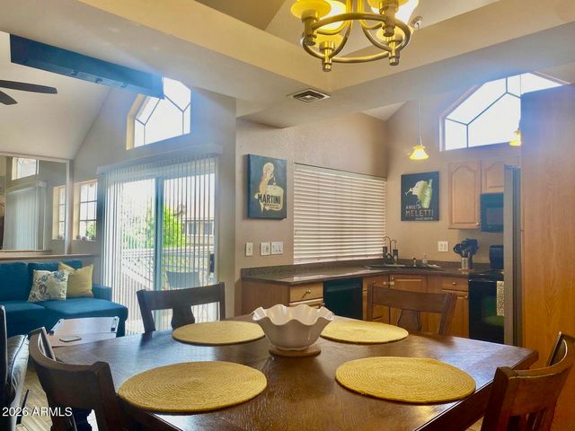 1633 E LAKESIDE Drive 51, Gilbert, AZ 85234