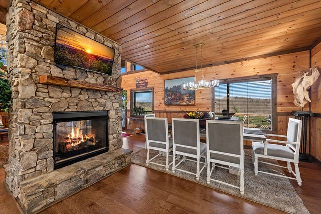 406 Hope Drive, Blue Ridge, GA 30513