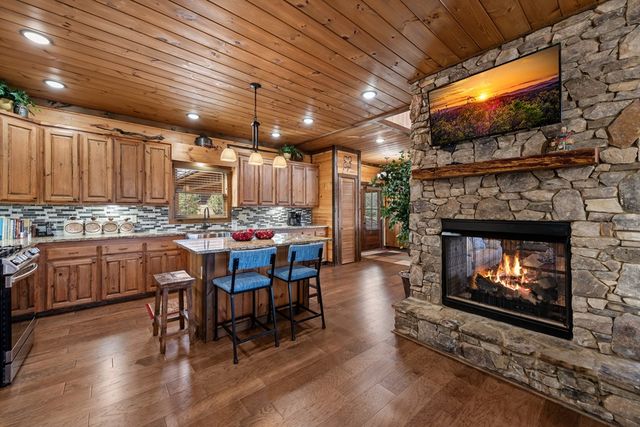 406 Hope Drive, Blue Ridge, GA 30513