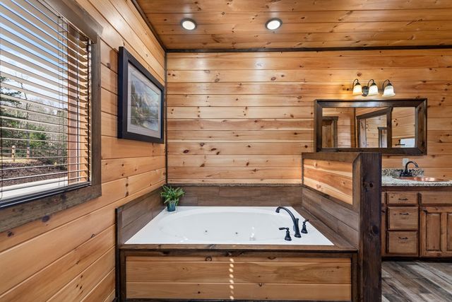 406 Hope Drive, Blue Ridge, GA 30513