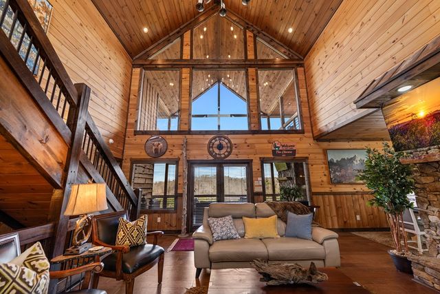 406 Hope Drive, Blue Ridge, GA 30513