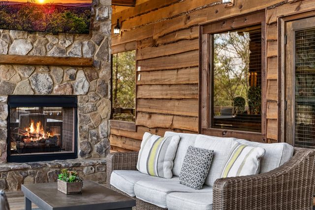 406 Hope Drive, Blue Ridge, GA 30513