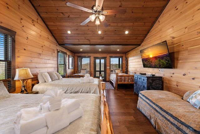 406 Hope Drive, Blue Ridge, GA 30513