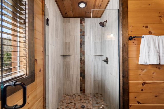 406 Hope Drive, Blue Ridge, GA 30513