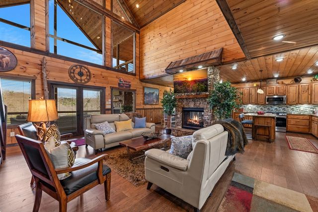 406 Hope Drive, Blue Ridge, GA 30513