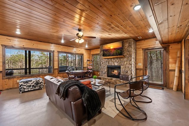 406 Hope Drive, Blue Ridge, GA 30513