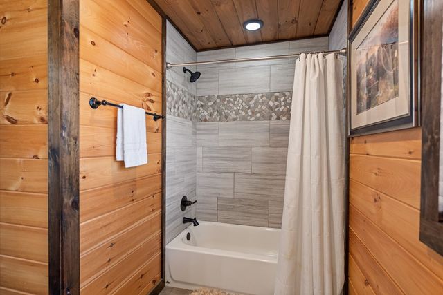 406 Hope Drive, Blue Ridge, GA 30513